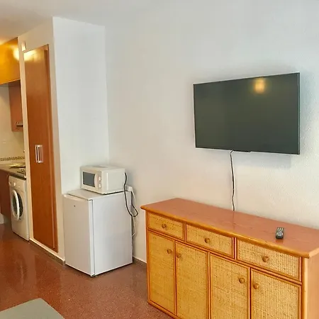 Economy Studio Calle La Loma 107 아파트 *